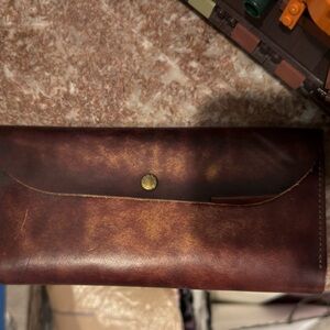 Handmade Leather Wallet. Mahogany Brown. stunning details